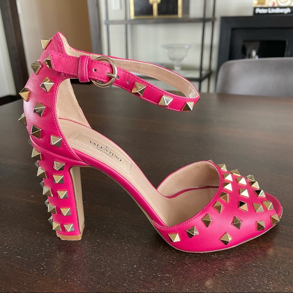 Valentino Rockstud Leather Sandals Size 8/38